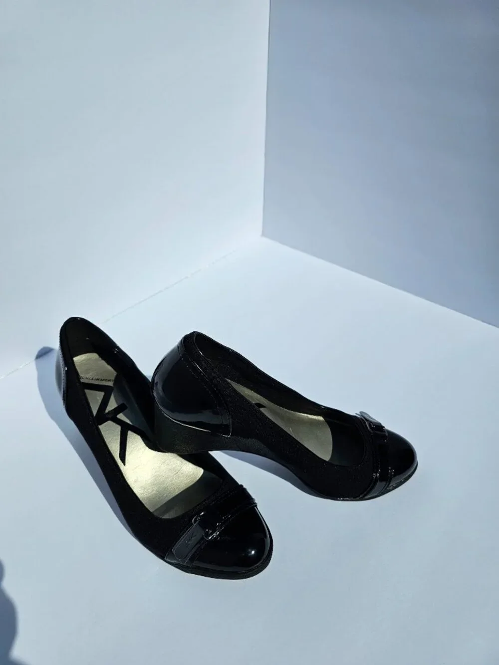MK /  Size 8 / Black